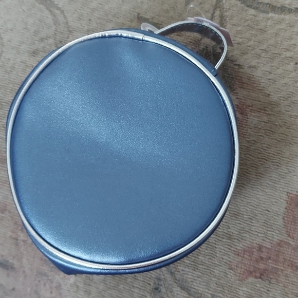 Flip Sequin Zipper Case Wallet - More Than Magic - Picture 4 of 5